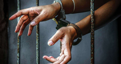 डीयू में चरस की सप्लाई करता था कपल, पुलिस ने ऐसे जाल में फंसाया