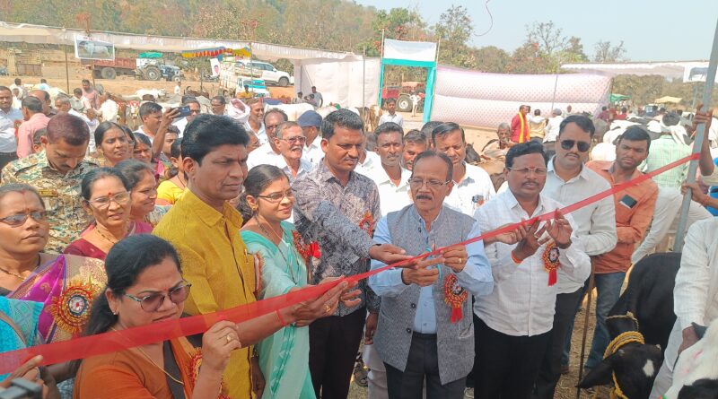 तालुका स्तरीय पशुपक्षी प्रदर्शन व मार्गदर्शन कार्यक्रम डोंगरगाव येथे संपन्न
