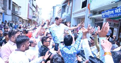 नवनिर्वाचित खासदार राजेंद्र जैन यांच्या प्रथम आगमनानिमित्त शहरात जल्लोषात स्वागत..