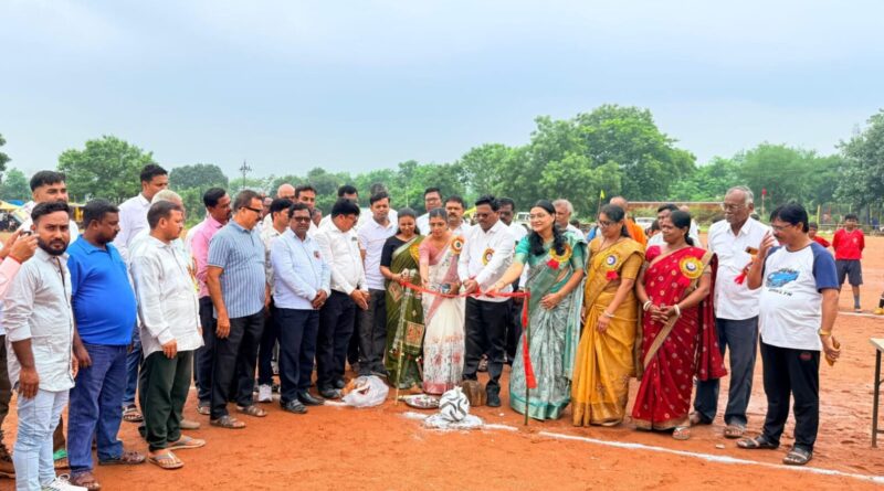 ग्रामीण खेळाडूंना मोठे व्यासपीठ मिळणे ही काळाची गरज — जि.प. अध्यक्ष लायकराम भेंडारकर ग्रामीण खेळाडूंना मोठे व्यासपीठ मिळणे ही काळाची गरज — जि.प. अध्यक्ष लायकराम भेंडारकर