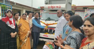 आमदार राजकुमार बडोले यांच्या हस्ते नगर पंचायत सडक अर्जुनी येथे स्वर्गरथ व गाळ उपसा वाहनाचे लोकार्पण