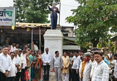 डॉ.बाबासाहेब आंबेडकर आणि पंडित जवाहरलाल नेहरू यांच्या पूर्णाकृती पुतळ्यांच्या सौंदर्यीकरणाचे आमदार राजकुमार बडोले यांच्या हस्ते भूमिपूजन डॉ.बाबासाहेब आंबेडकर आणि पंडित जवाहरलाल नेहरू यांच्या पूर्णाकृती पुतळ्यांच्या सौंदर्यीकरणाचे आमदार राजकुमार बडोले यांच्या हस्ते भूमिपूजन