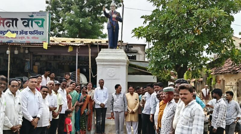 डॉ.बाबासाहेब आंबेडकर आणि पंडित जवाहरलाल नेहरू यांच्या पूर्णाकृती पुतळ्यांच्या सौंदर्यीकरणाचे आमदार राजकुमार बडोले यांच्या हस्ते भूमिपूजन डॉ.बाबासाहेब आंबेडकर आणि पंडित जवाहरलाल नेहरू यांच्या पूर्णाकृती पुतळ्यांच्या सौंदर्यीकरणाचे आमदार राजकुमार बडोले यांच्या हस्ते भूमिपूजन