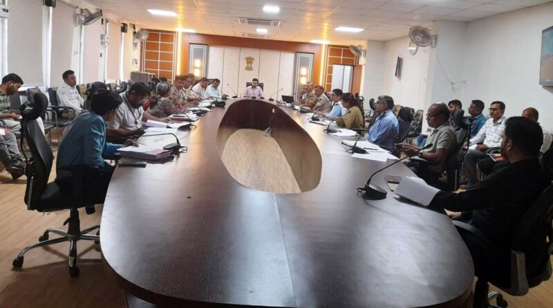 रस्ते अपघात रोखण्यासाठी प्रभावी उपाययोजना करा – जिल्हाधिकारी मंदार पत्की