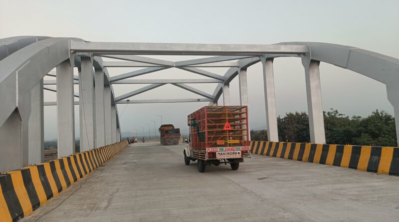 सौंदड रेल्वे उड्डाणपुलावर अखेर एका बाजूने वाहतूक सुरू; नागपूर–रायपूर मार्गावरील कोंडीला मिळणार दिलासा